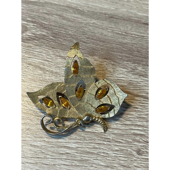 VTG Signed Golden Butterfly Brooch with Amber Color Rhinestones by J.J. - Picture 6 of 6